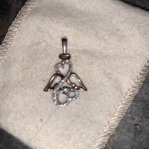 Jane Seymour open hearts collection pendant